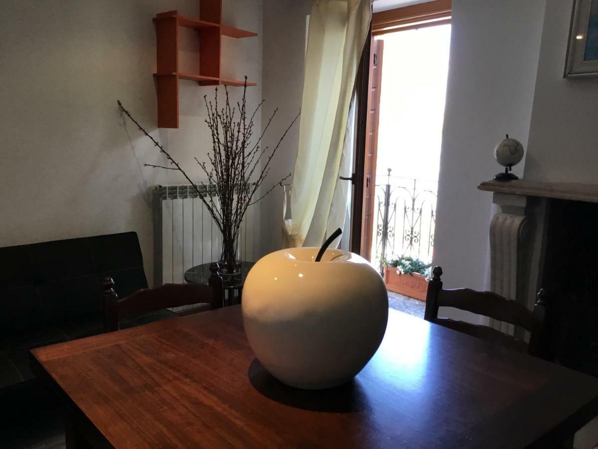 Paradiso Imperfetto Hotel Сан Дзено ди Монтаня Екстериор снимка